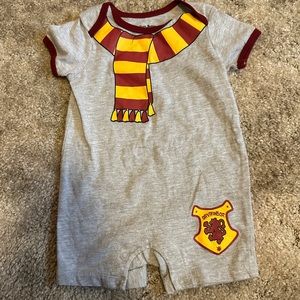6-12m - NWOT - Harry Potter onesie